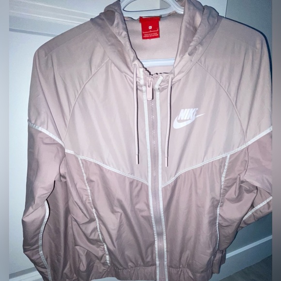 Nike Windbreaker - Picture 1 of 3